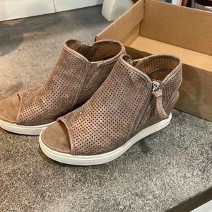 COPY - Sofft open toe wedge